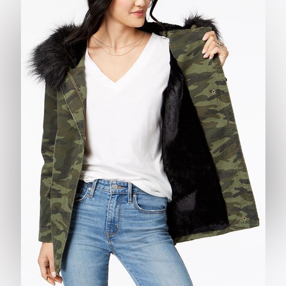 Women’s Camouflage Faux-Fur Lined Parka Jacket - Green Camouflage
